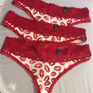 3 Pairs Nwt Torrid size 0 Kisses lip Thong Panties